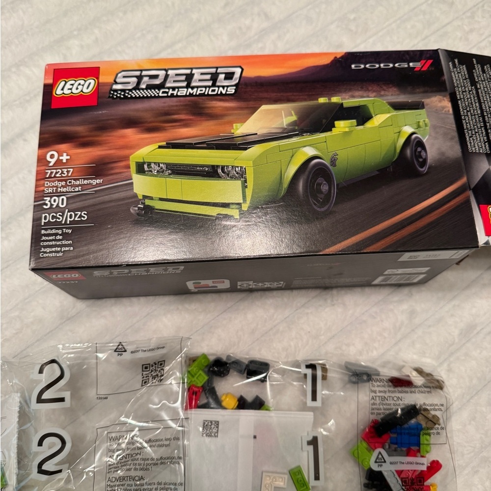 LEGO Speed Champions Green and Black Set Dodge‎ Challenger SRT Hellcat